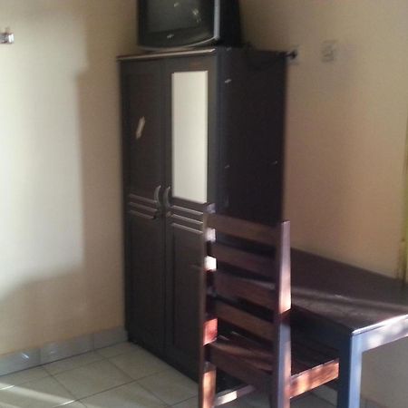 Dstay Kost Bali Jimbaran Habitación foto